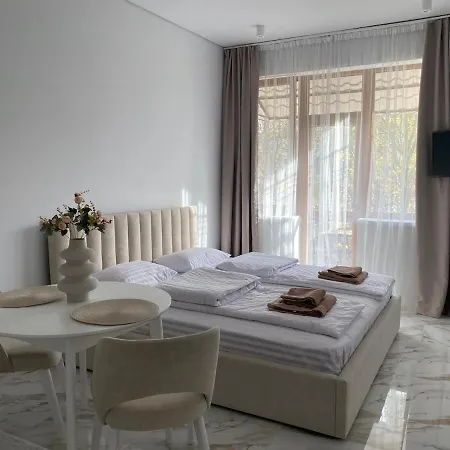 Apartment на кубійовича 17