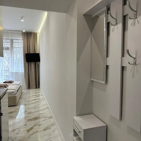 Apartment на кубійовича 17 *